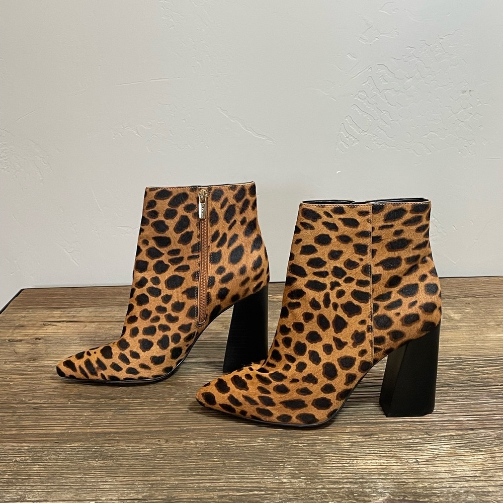 Vince Camuto Booties 9
